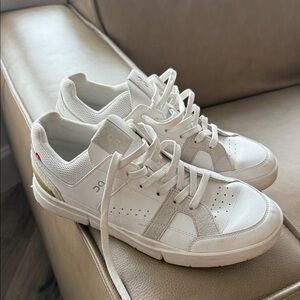 ON Men's White Sneakers